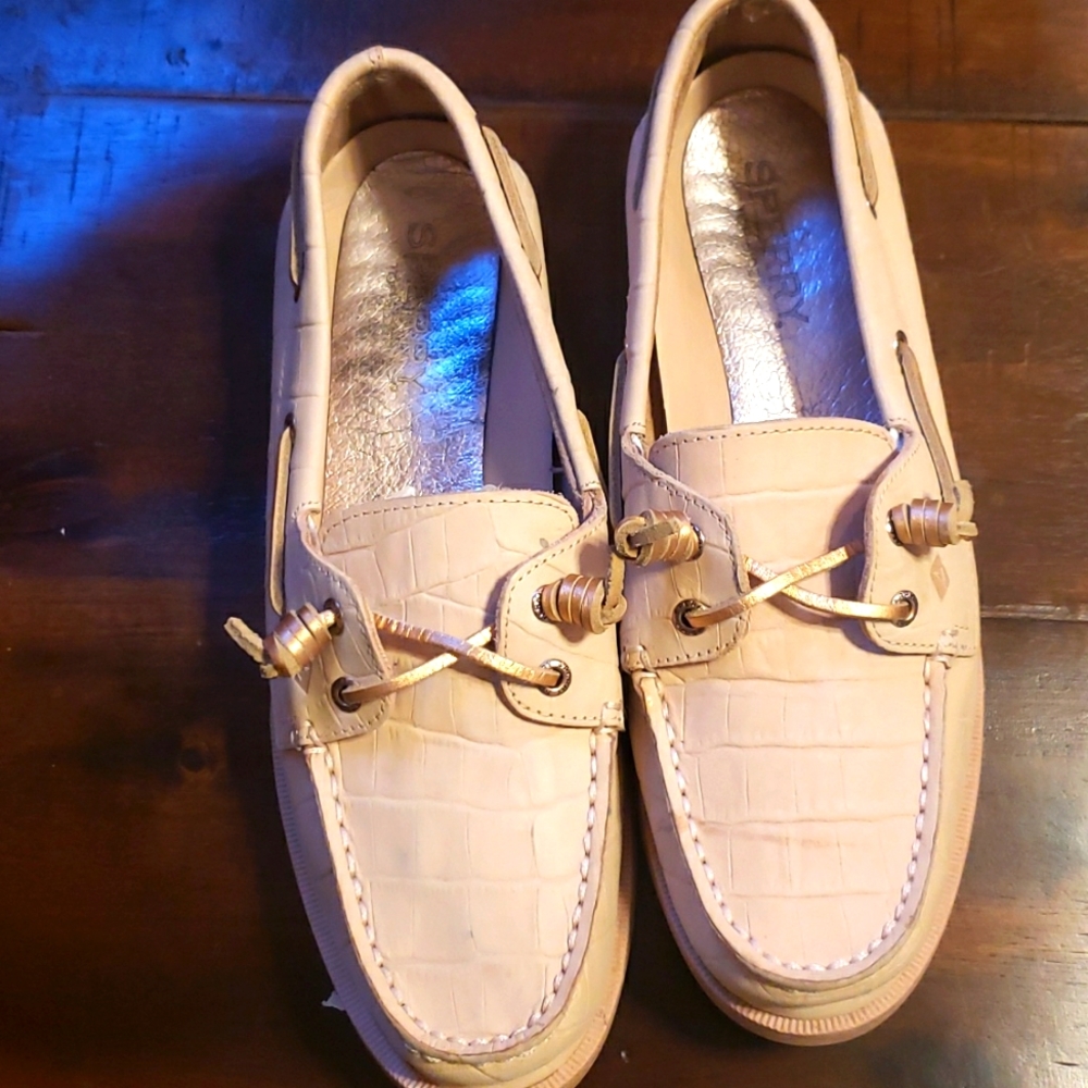Sperry Size 8 womans shoes buff pink  Leather